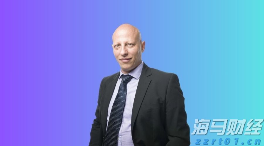 柳覃高速公路首片预制箱梁成功浇筑